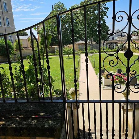 Chambres d'Hôtes Côté Parc-Côté Jardin Nevers Esterno foto