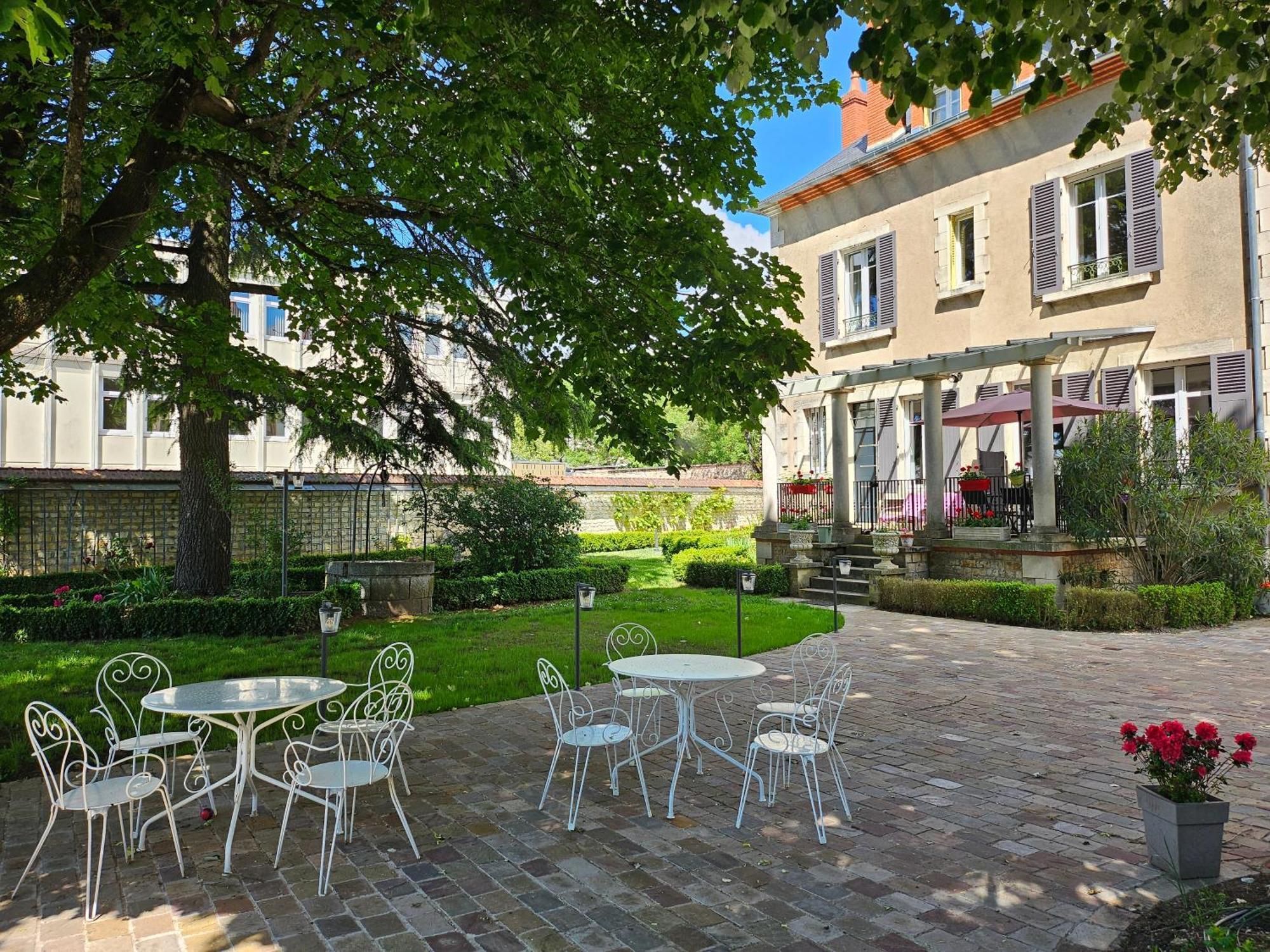 Chambres d'Hôtes Côté Parc-Côté Jardin Nevers Esterno foto