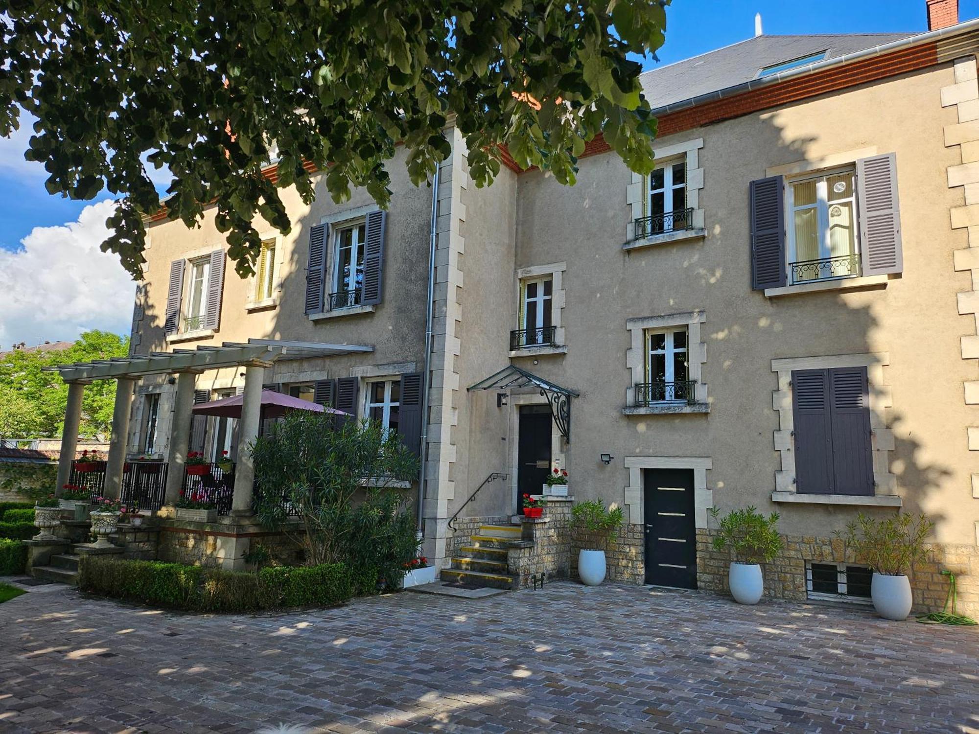 Chambres d'Hôtes Côté Parc-Côté Jardin Nevers Esterno foto