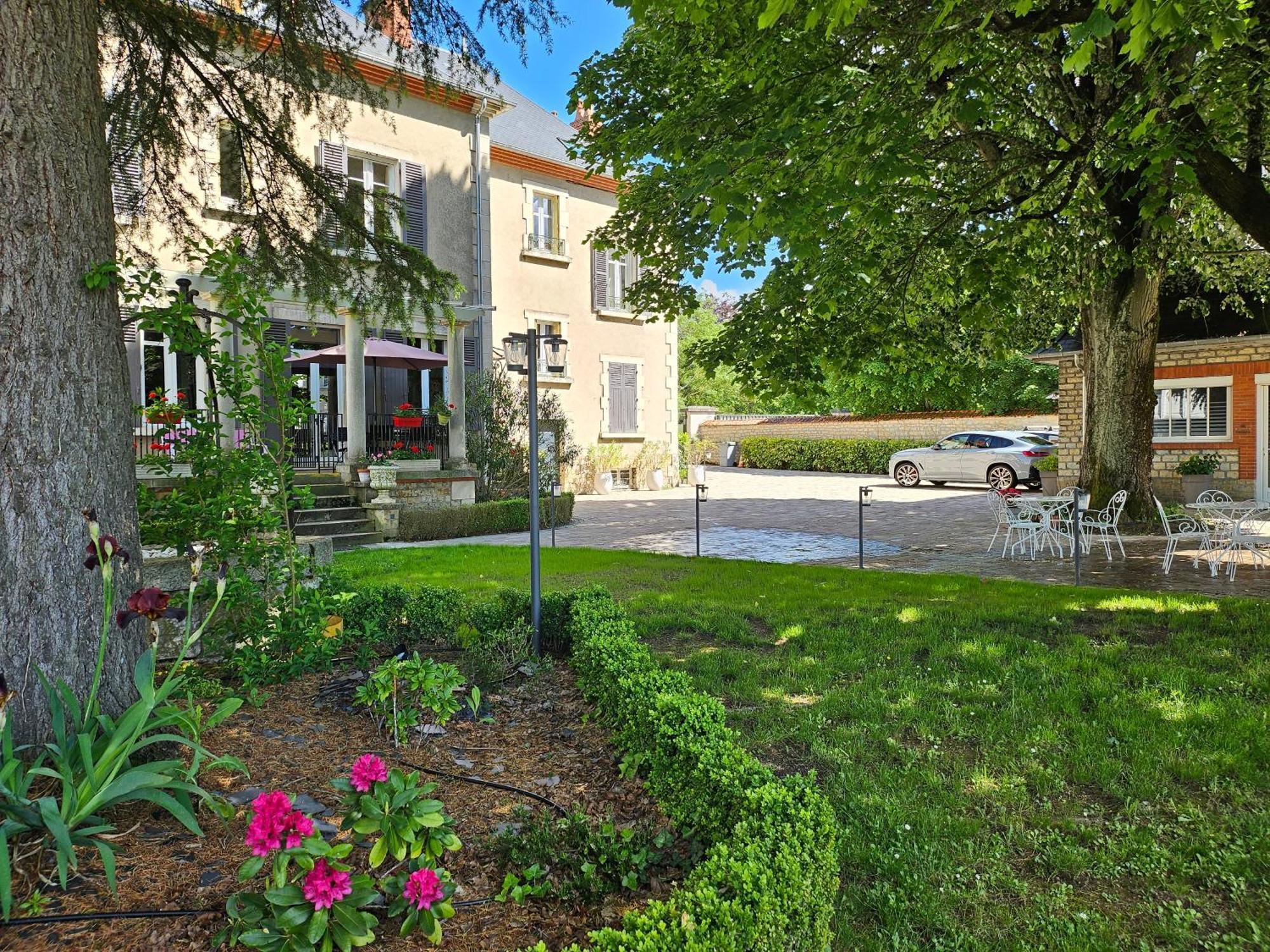 Chambres d'Hôtes Côté Parc-Côté Jardin Nevers Esterno foto