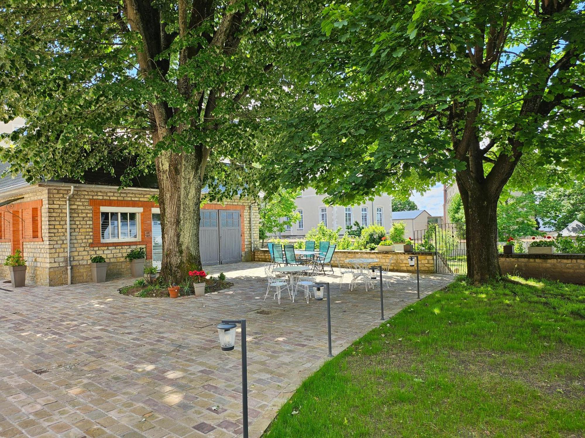 Chambres d'Hôtes Côté Parc-Côté Jardin Nevers Esterno foto