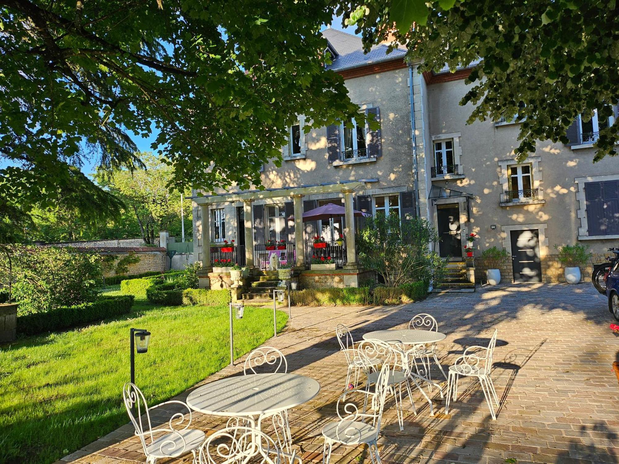 Chambres d'Hôtes Côté Parc-Côté Jardin Nevers Esterno foto