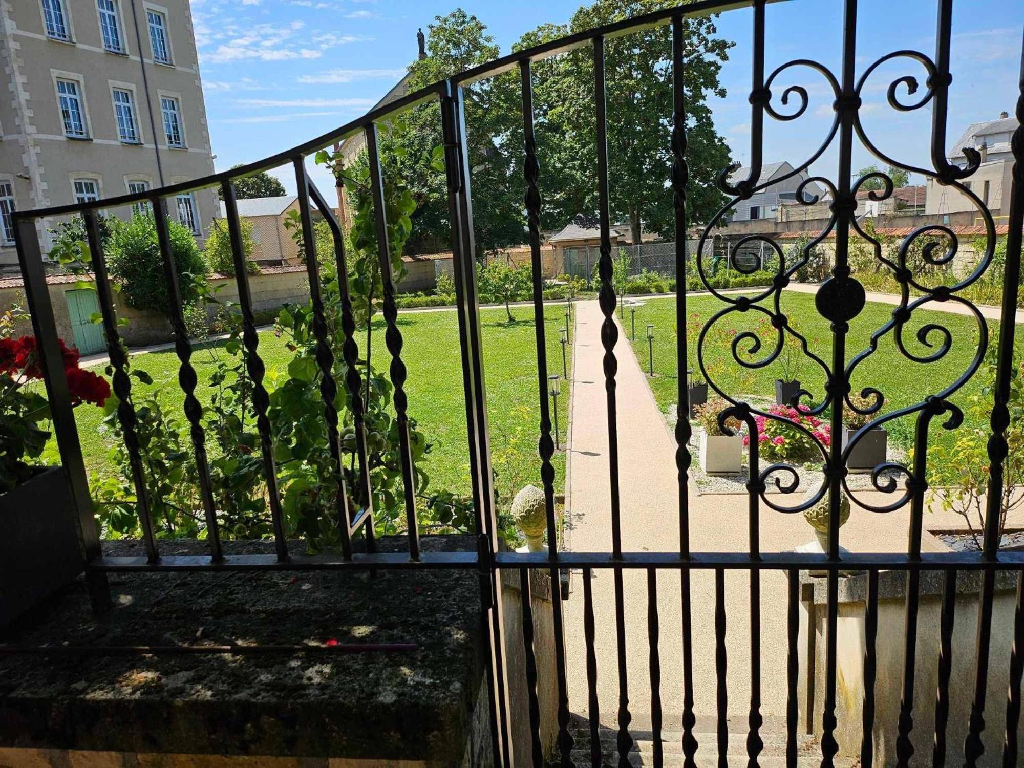 Chambres d'Hôtes Côté Parc-Côté Jardin Nevers Esterno foto
