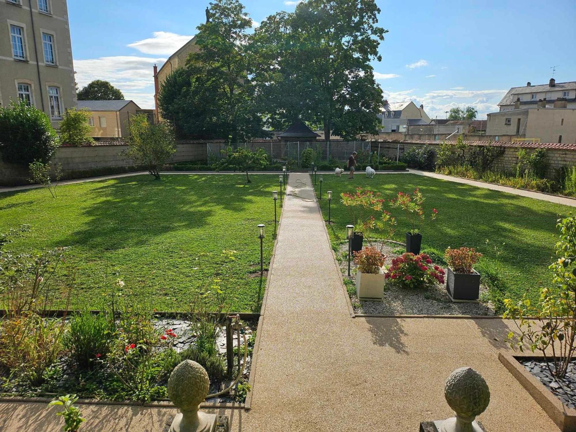 Chambres d'Hôtes Côté Parc-Côté Jardin Nevers Esterno foto