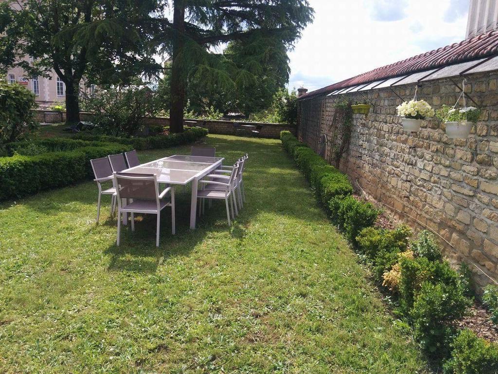Chambres d'Hôtes Côté Parc-Côté Jardin Nevers Esterno foto
